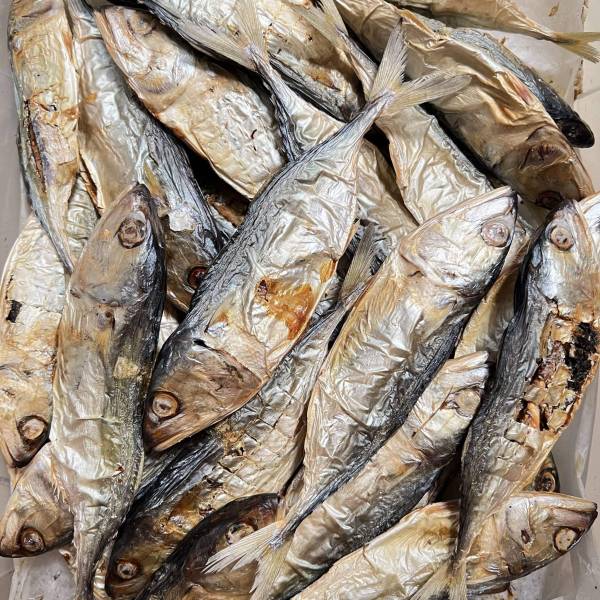 air dried dehydrated whole mackerel dog treats hakuna matata dog treats HMPets